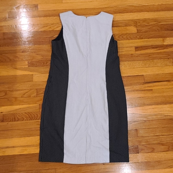 Calvin Klein Jacquard Print Sleeveless Dress - Picture 2 of 4